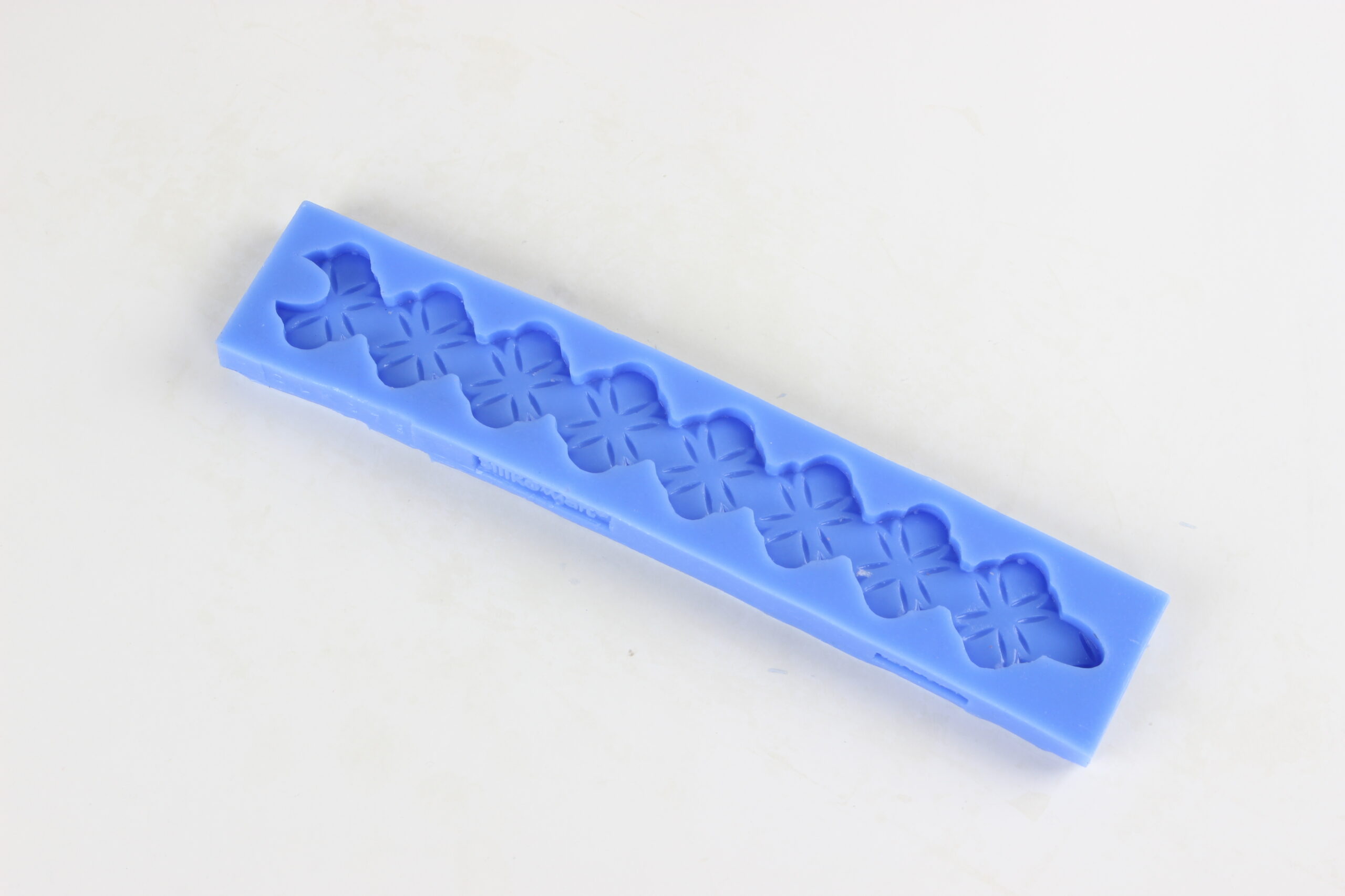 2200-116-scaled بودکور مالد سيليکوني ريسه طرحدار مکعبي 2200116 - تصویر 1