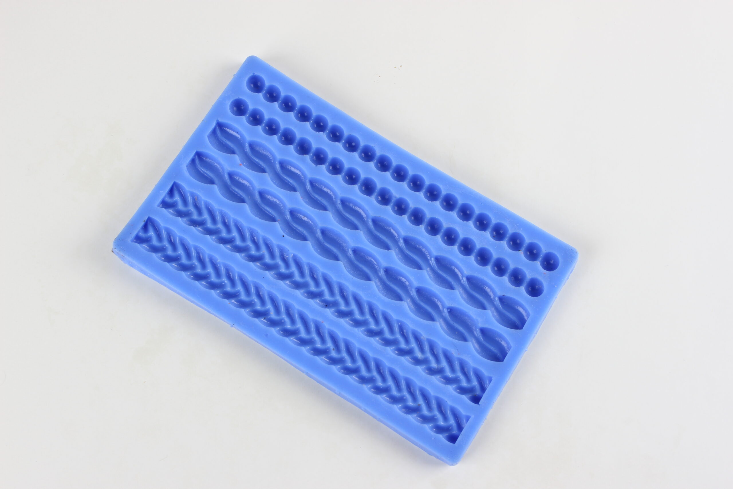 2200-126-scaled بودکور مالد سيليکوني مرواريد و ريسمان 2200126 - تصویر 1