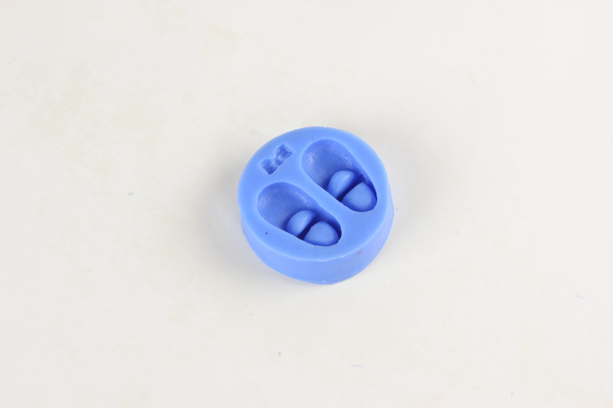 2200-147-scaled بودکور مالد سيليکوني کفش نوزاد 2200147 - تصویر 1