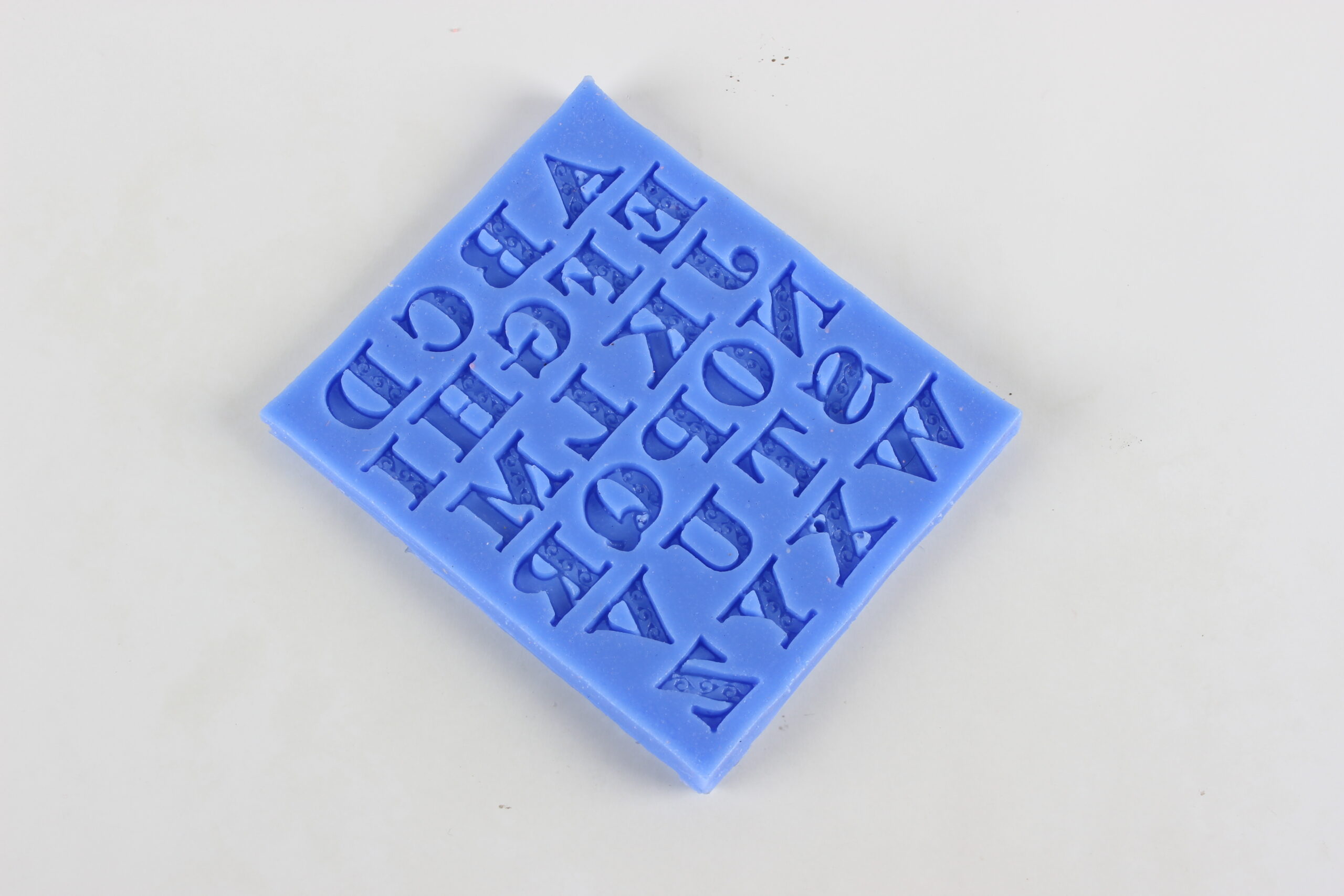 2200-161-scaled بودکور مالد سيليکوني آلفابت گلدار 2200161 - تصویر 1