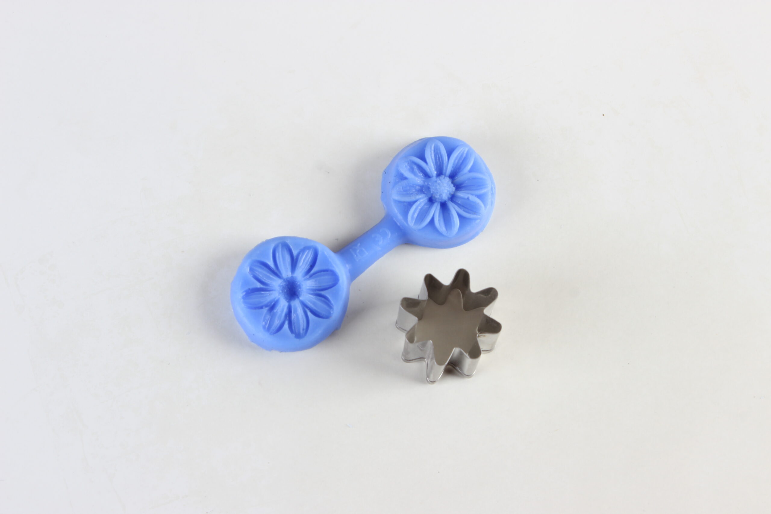 2200-248-scaled بودکور مالد سيليکوني گل ميخک با کاتر 2200248 - تصویر 1