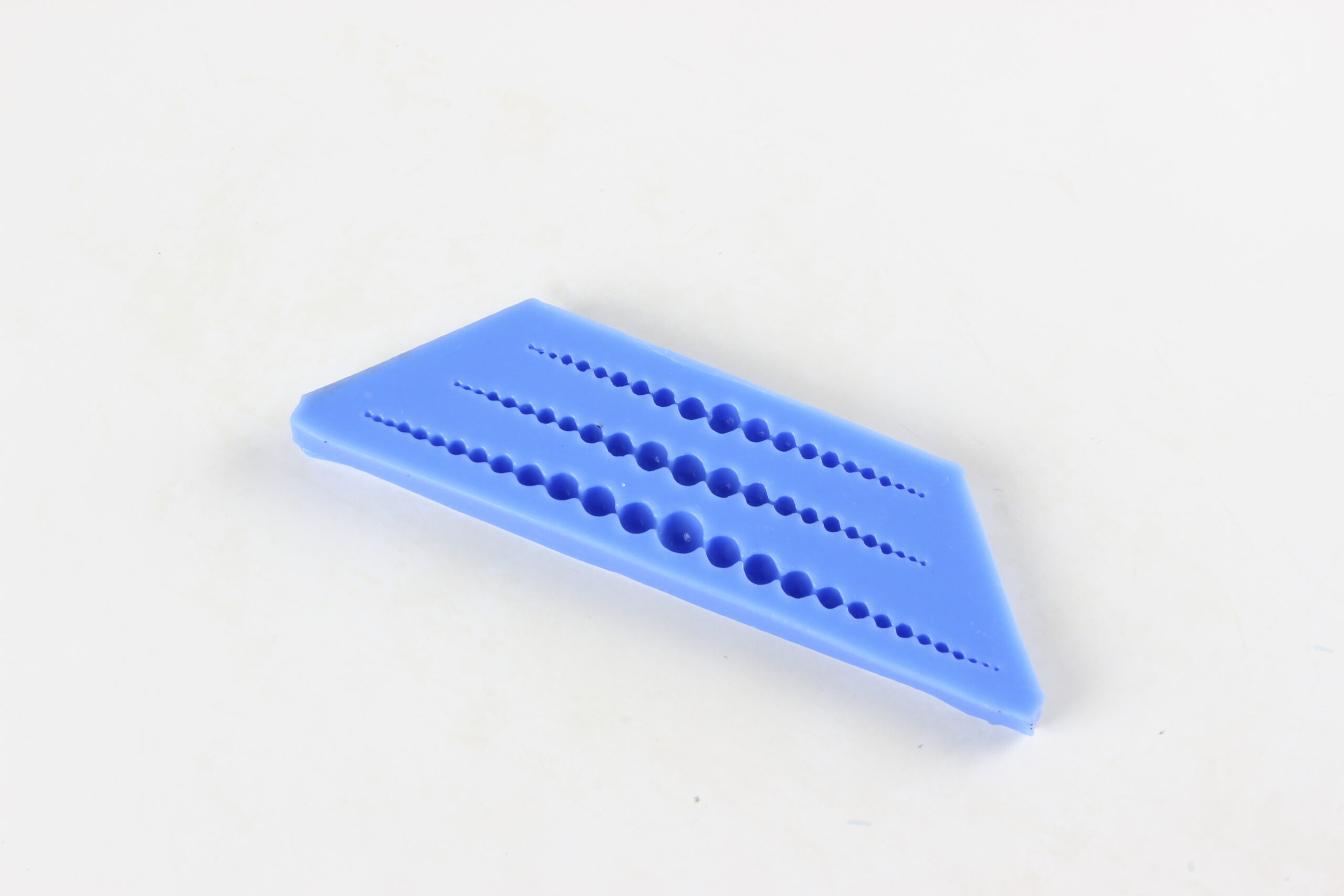 2200-384-scaled بودکور مالد سيليکوني مرواريد ابرويي 2200384 - تصویر 1