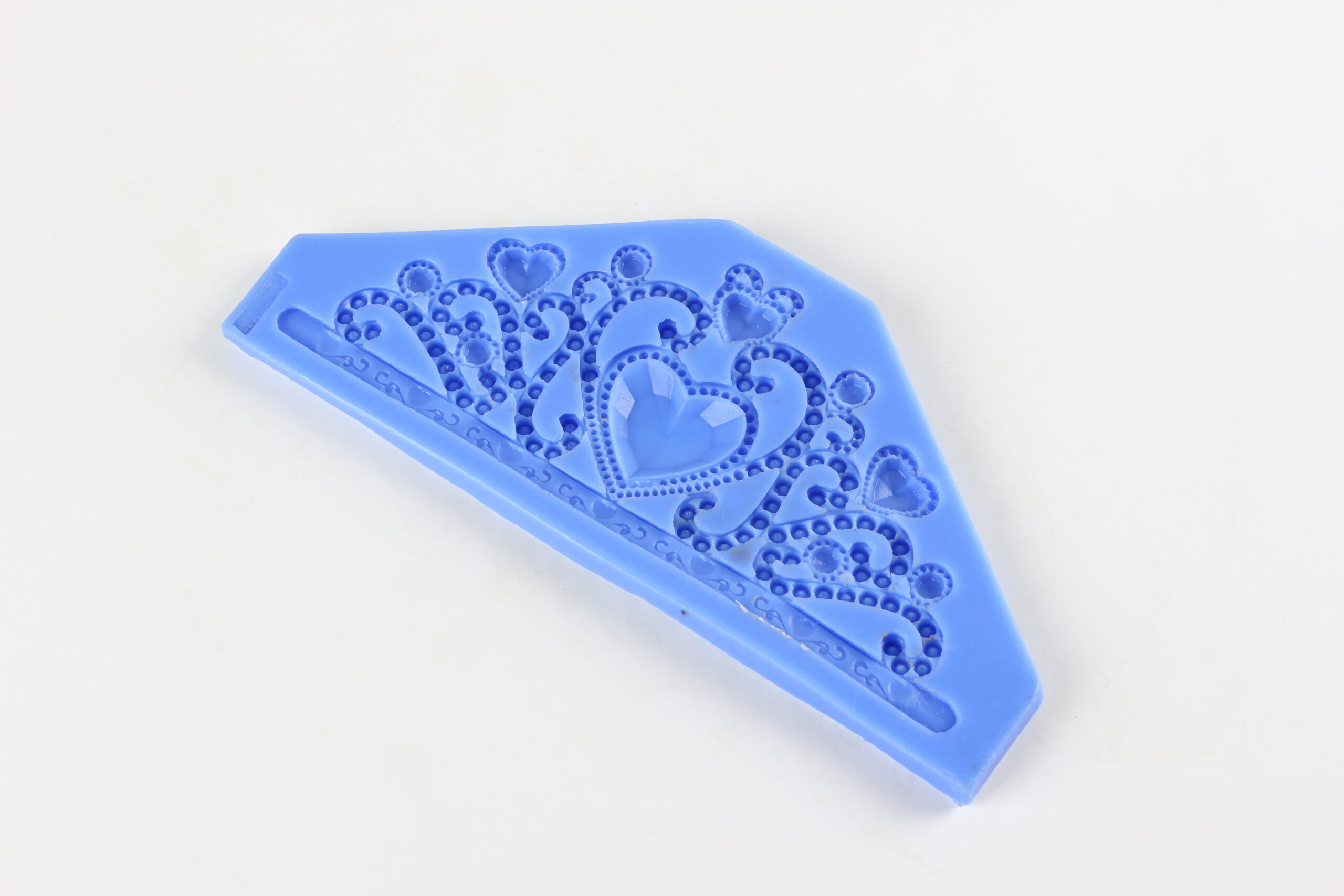 2200-388-scaled بودکور مالد سيليکوني تاج بزرگ قلب دار 2200388 - تصویر 1