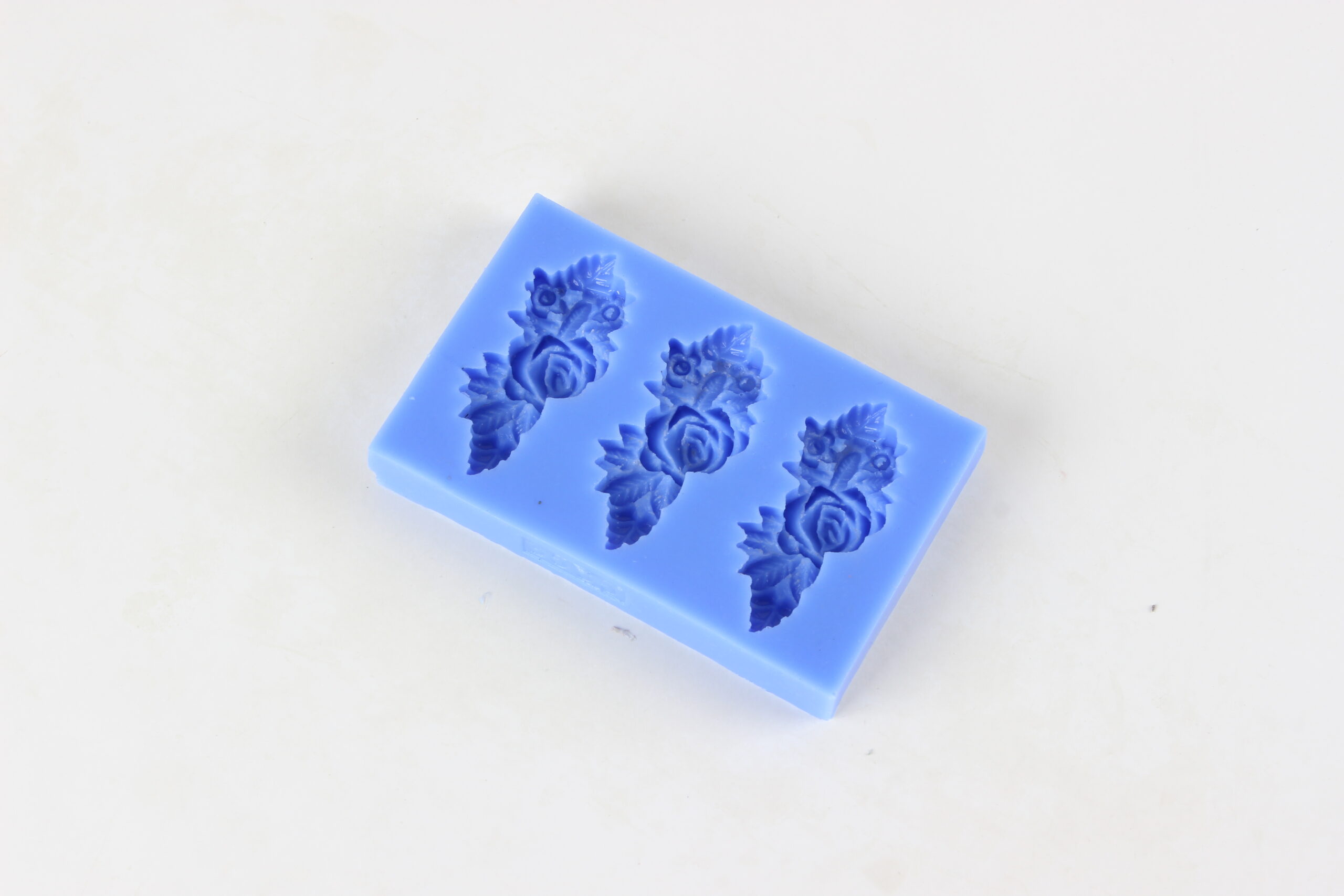 2200-41-scaled بودکور مالد سيليکوني ريسه رز و برگ 220041 - تصویر 1